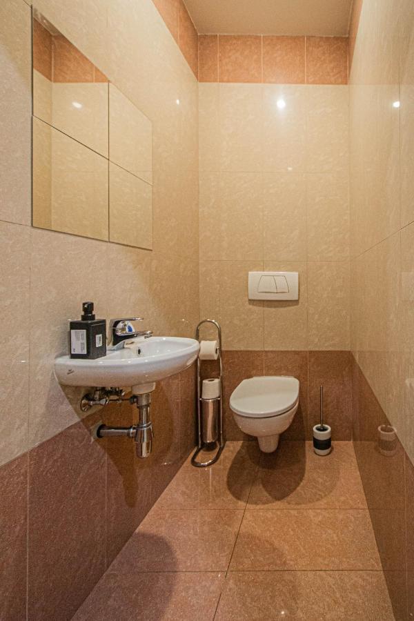 2bdr Flat Behind Museum * Prag