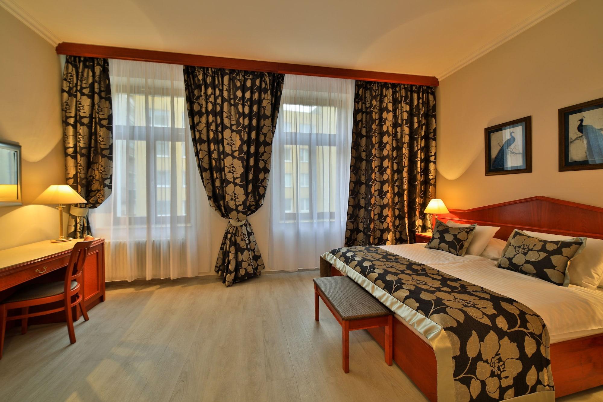 Hotel Carlton 4*