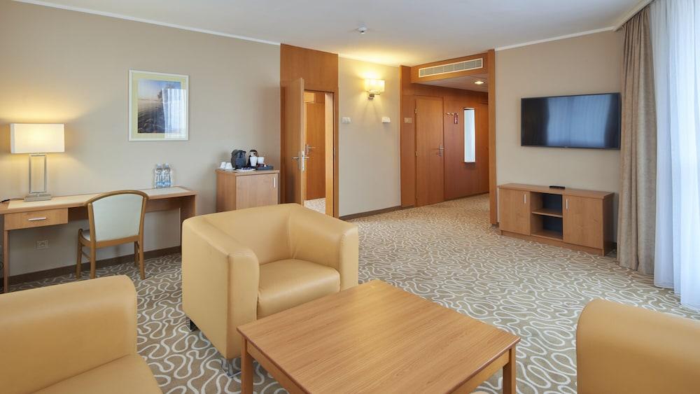 Hotell Orea Pyramida Prag