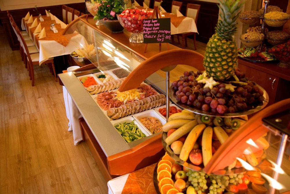 Hotel Meteor Plaza 4*