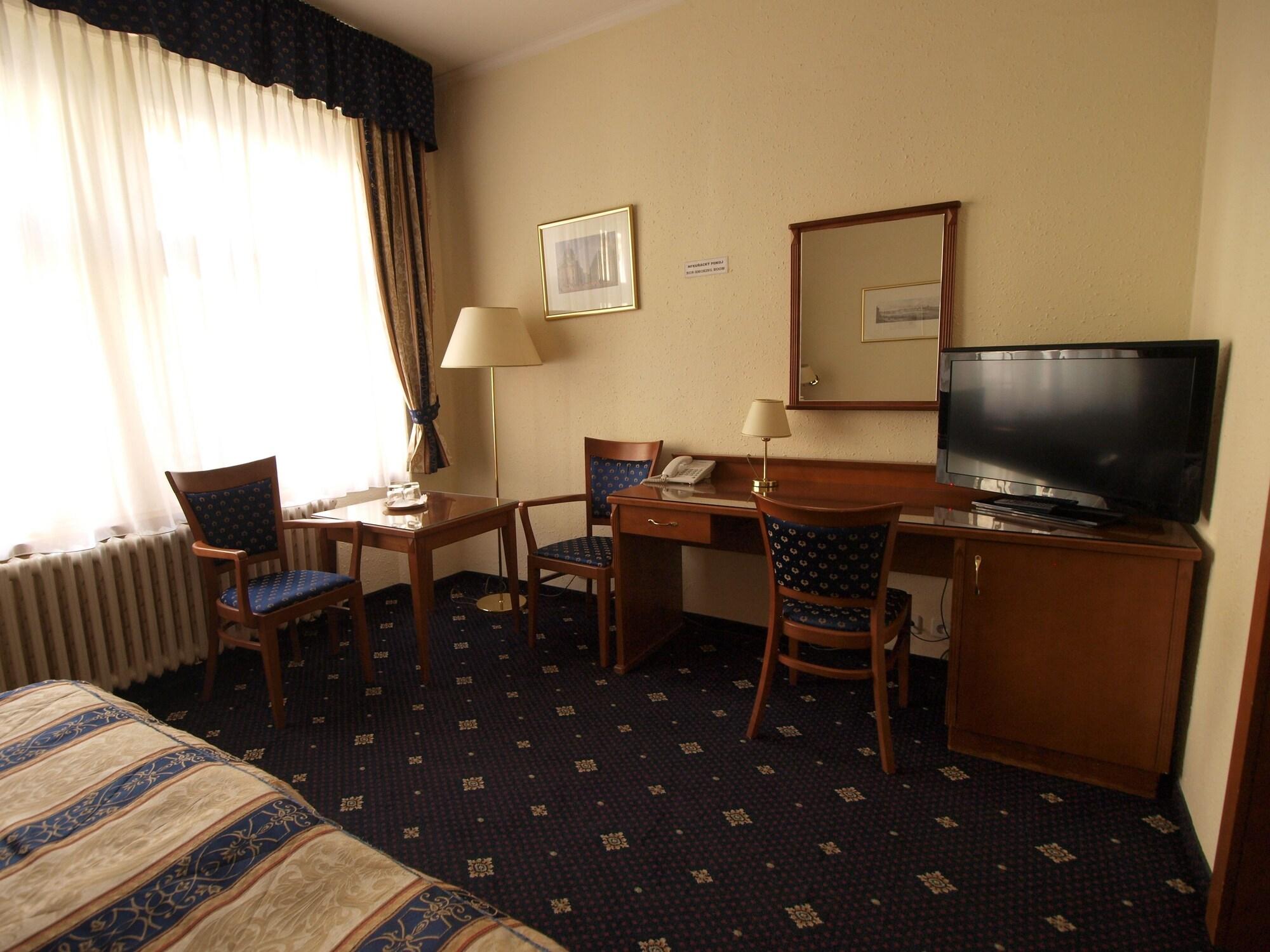 Hotel Arbes 3*