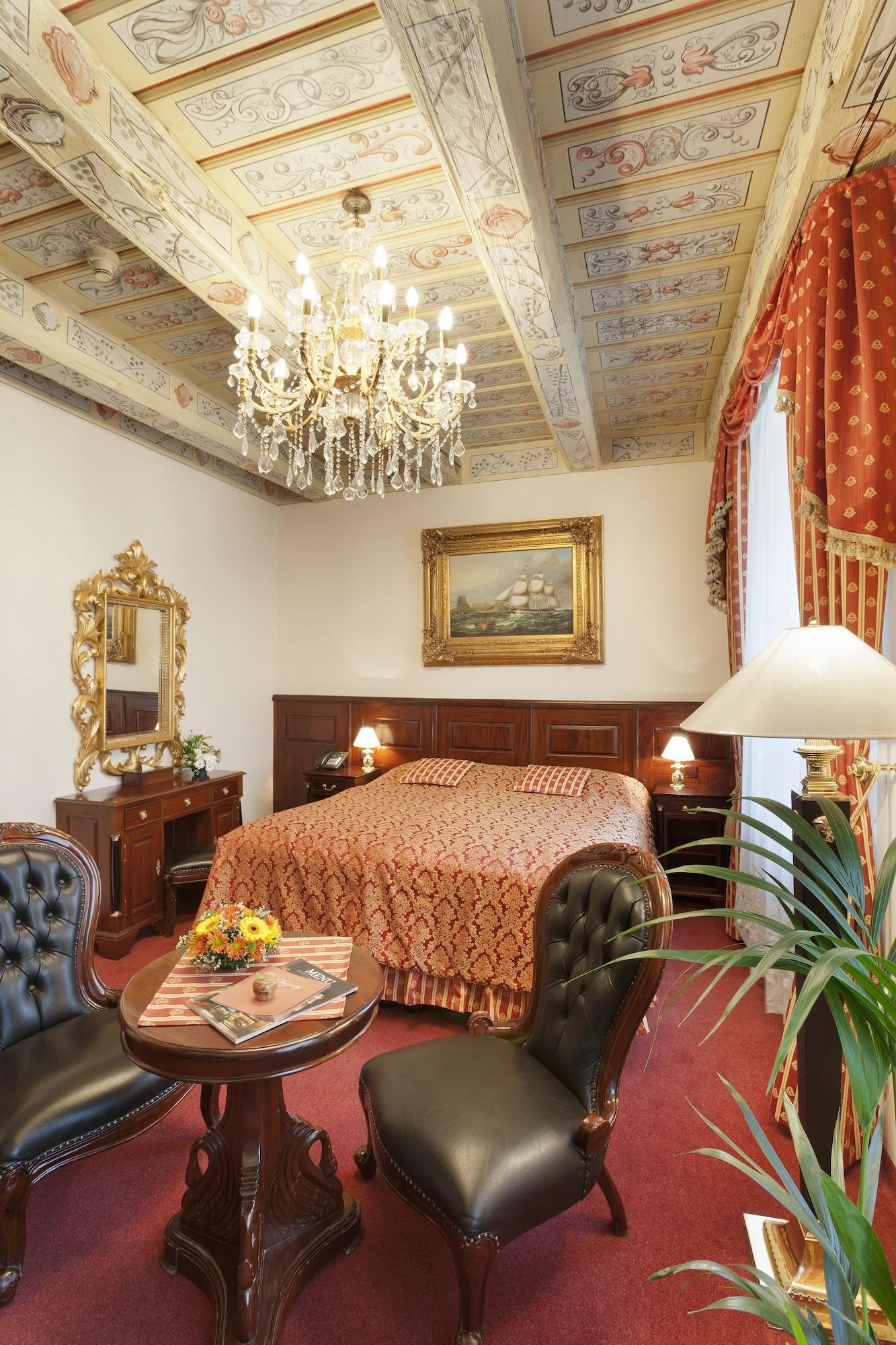 Hotel U Zlateho Stromu By Bhg 4*
