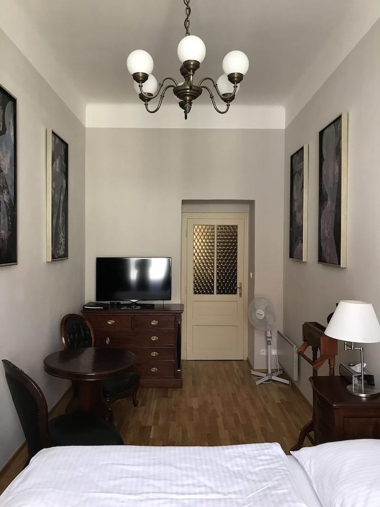 Hotel U Zlateho Stromu By Bhg Prague