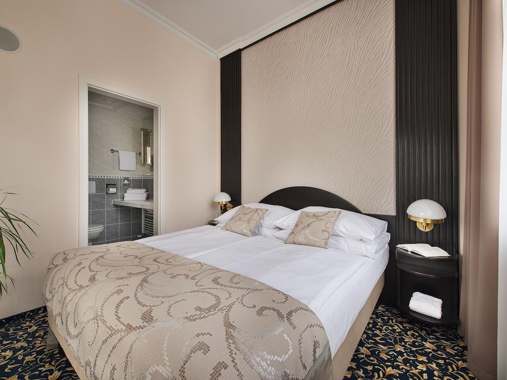 Ea Royal Esprit Prag