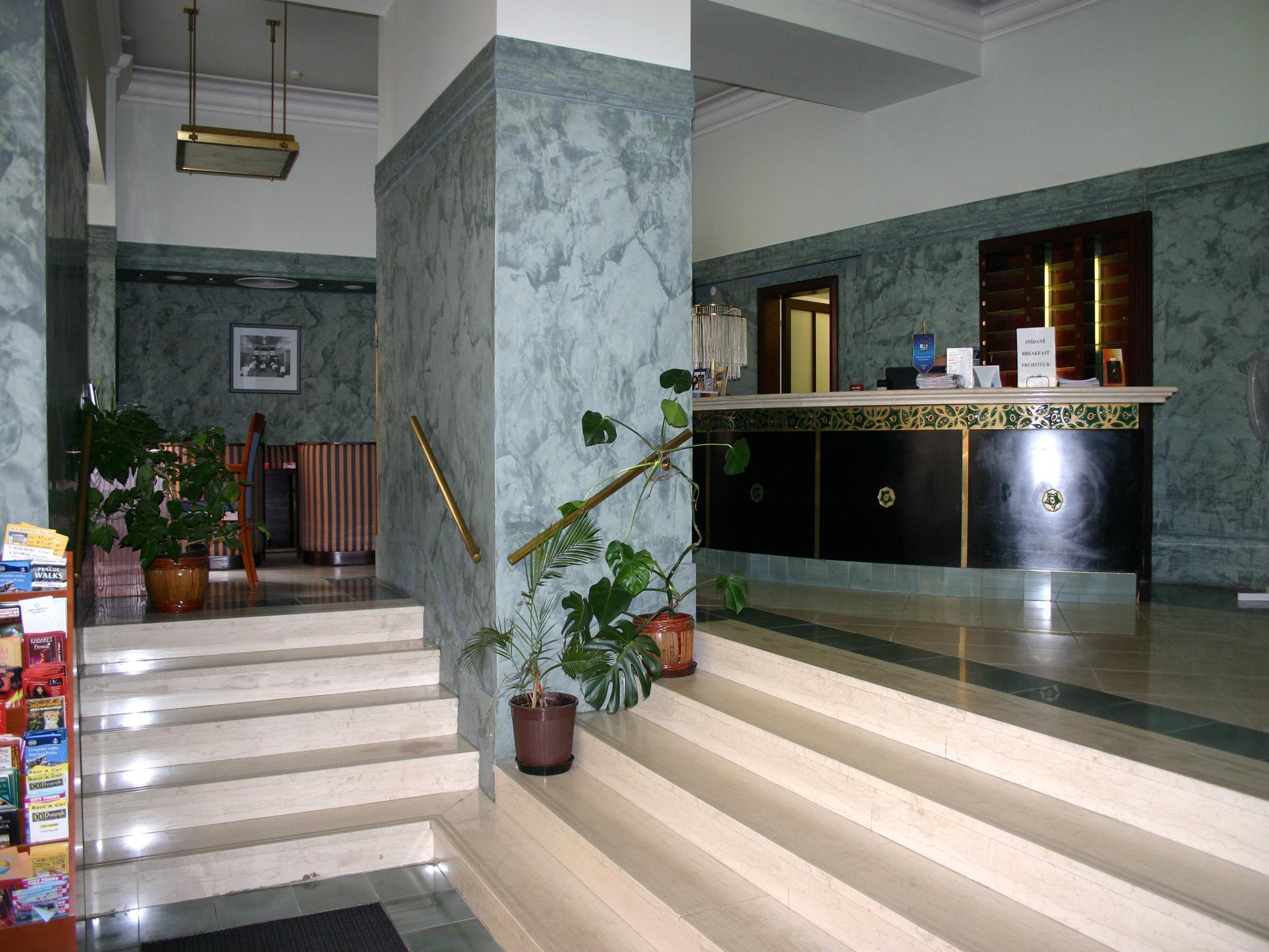 Ea Royal Esprit Hotel