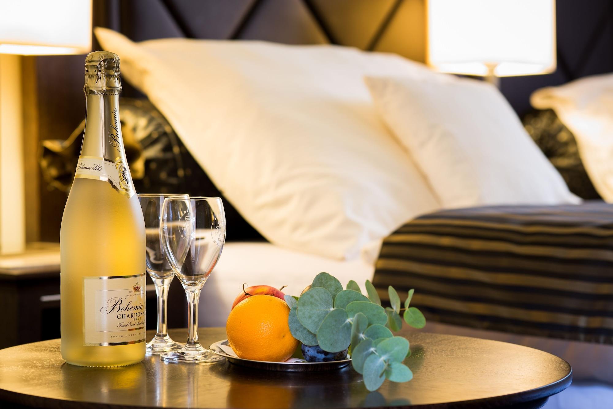 Selsky Dvur - Bohemian Village Courtyard Hotel Prag