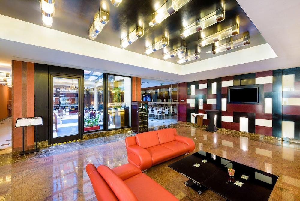 Grand Majestic Hotel