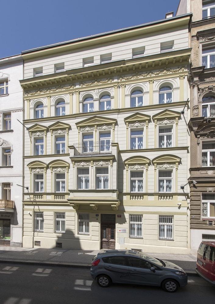 Lägenhetshotell Downtown Kodanska 4*
