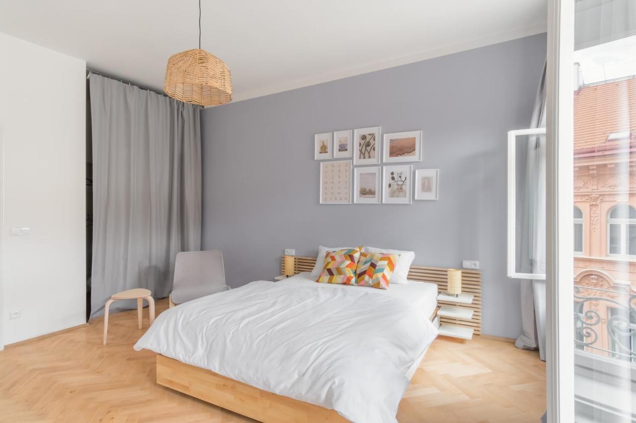 Lägenhet Days - Modern Apts - Fast Wifi - Netflix - 7 Min Wenceslas Sq