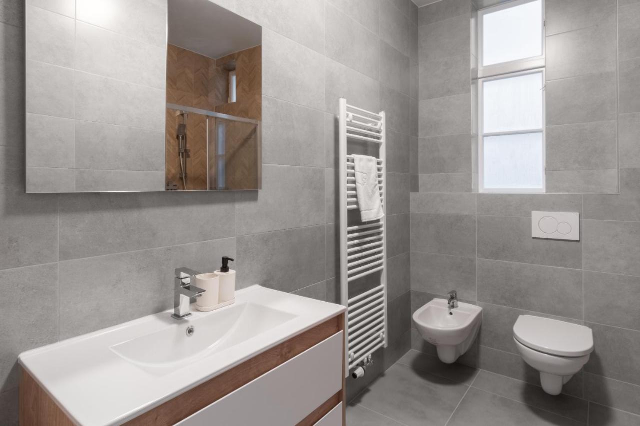 Days - Modern Apts - Fast Wifi - Netflix - 7 Min Wenceslas Sq