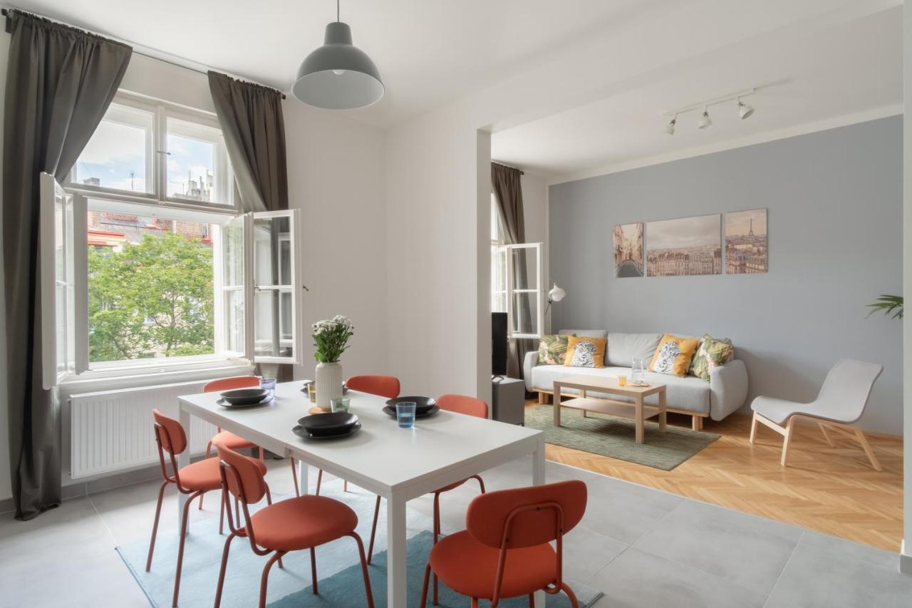 Lägenhet Days - Modern Apts - Fast Wifi - Netflix - 7 Min Wenceslas Sq *
