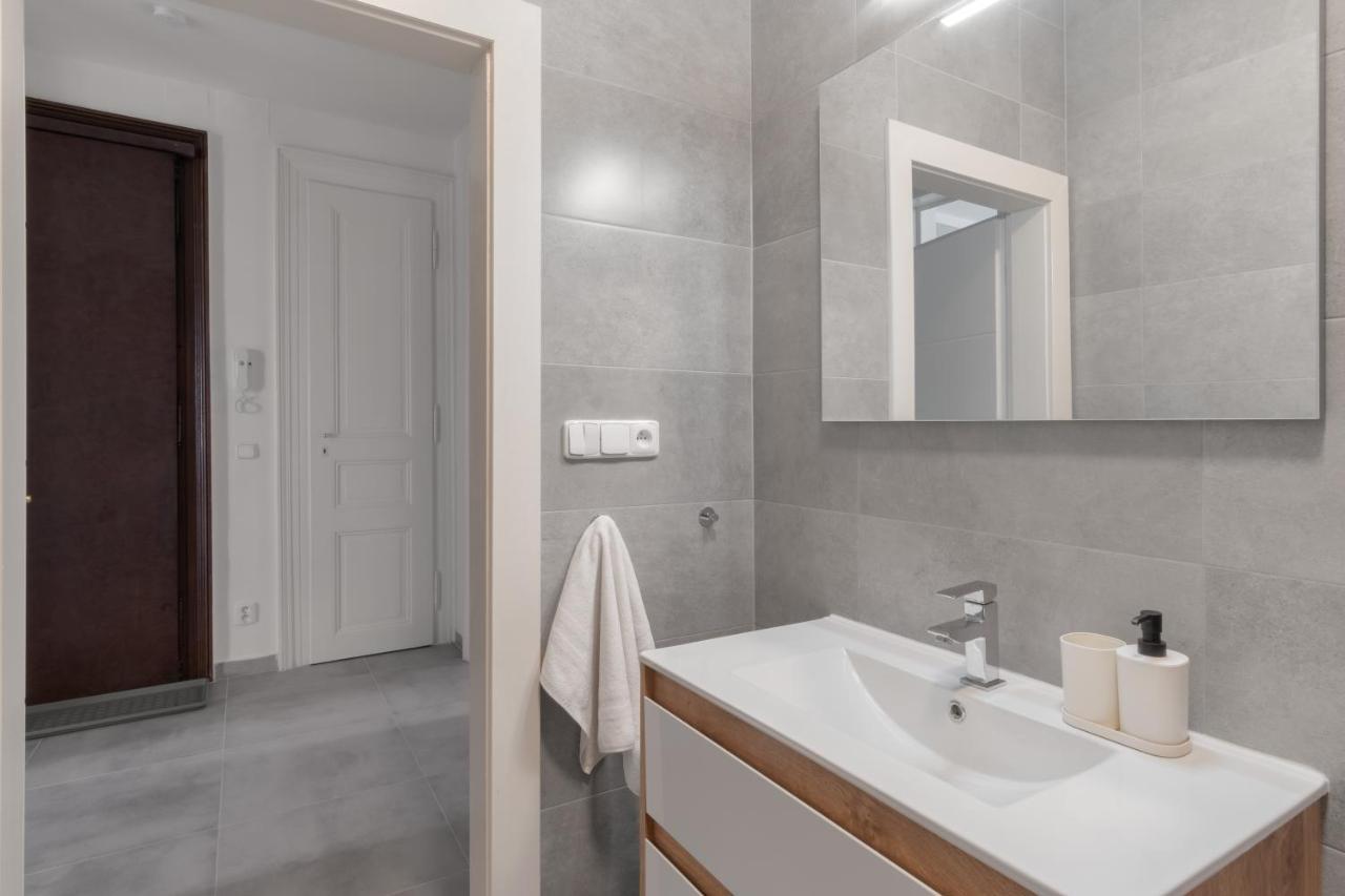 Days - Modern Apts - Fast Wifi - Netflix - 7 Min Wenceslas Sq Lägenhet Prag