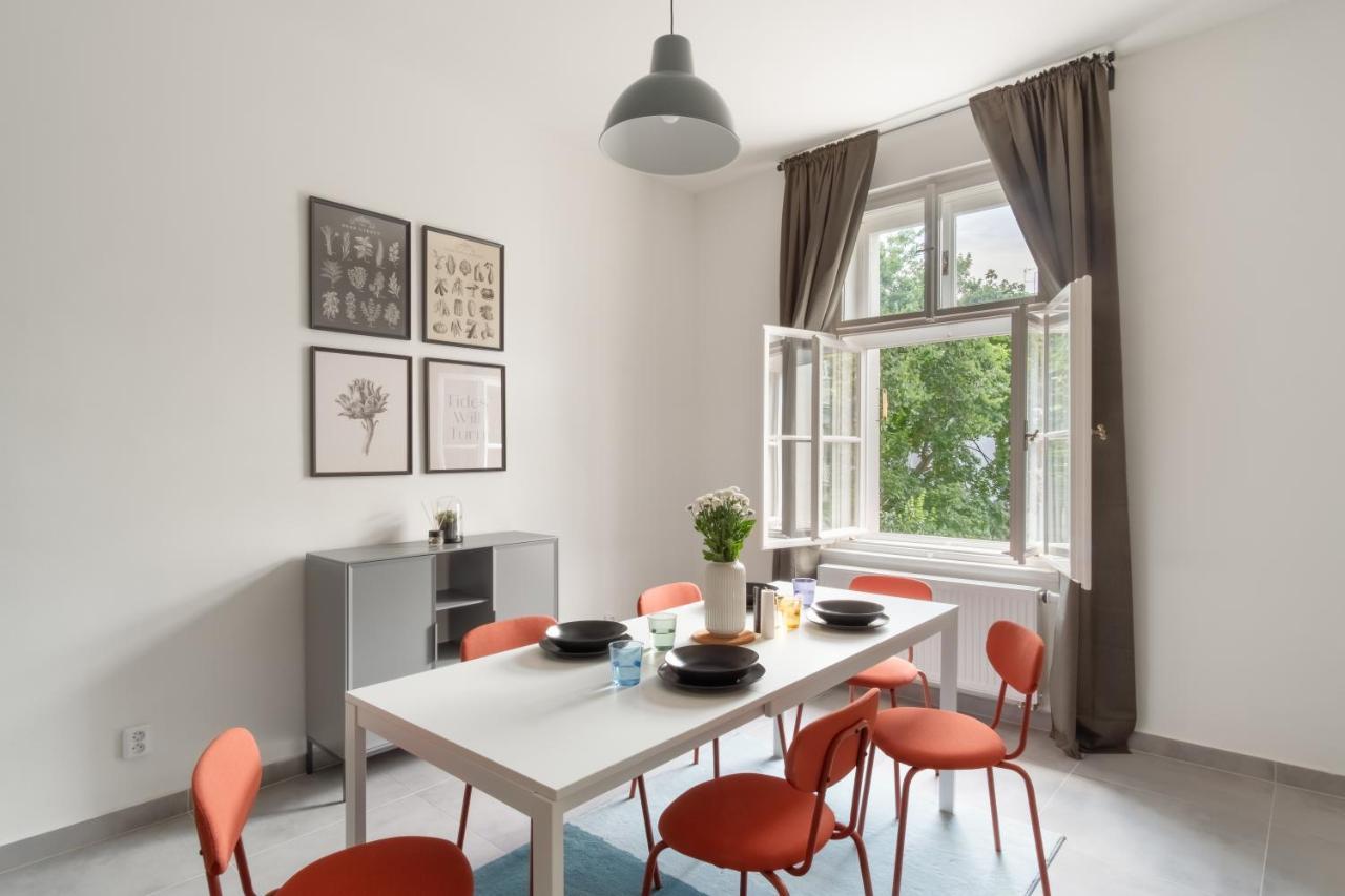 Days - Modern Apts - Fast Wifi - Netflix - 7 Min Wenceslas Sq Lägenhet *