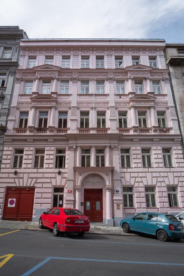 Days - Modern Apts - Fast Wifi - Netflix - 7 Min Wenceslas Sq Lägenhet Prag