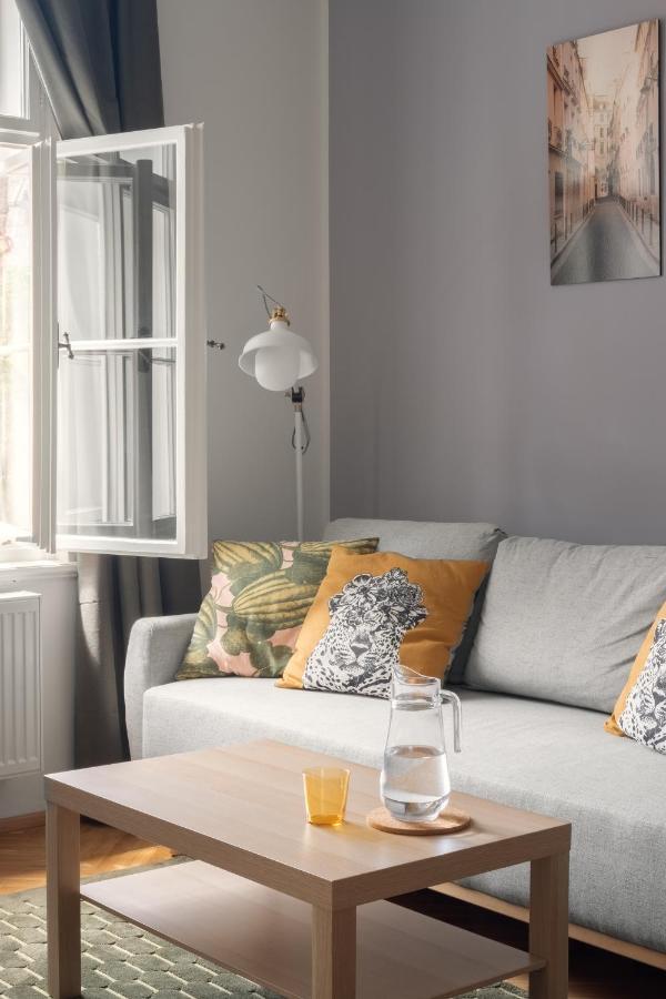 Lägenhet Days - Modern Apts - Fast Wifi - Netflix - 7 Min Wenceslas Sq Prag