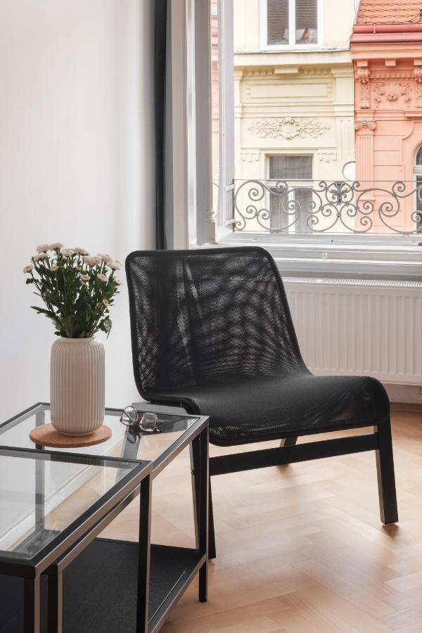 Days - Modern Apts - Fast Wifi - Netflix - 7 Min Wenceslas Sq