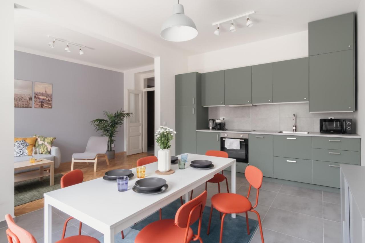 Days - Modern Apts - Fast Wifi - Netflix - 7 Min Wenceslas Sq Lägenhet Prag