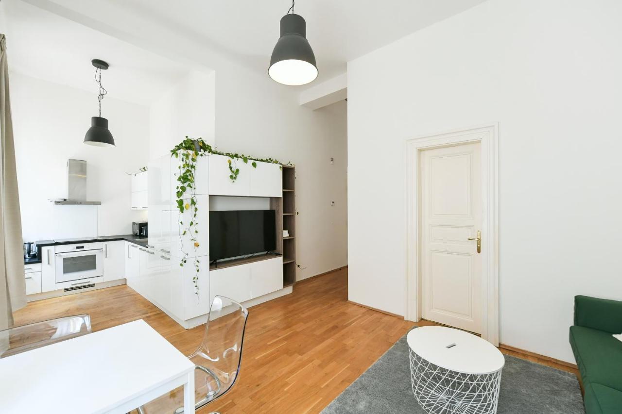 Klimentska 52 Apartment