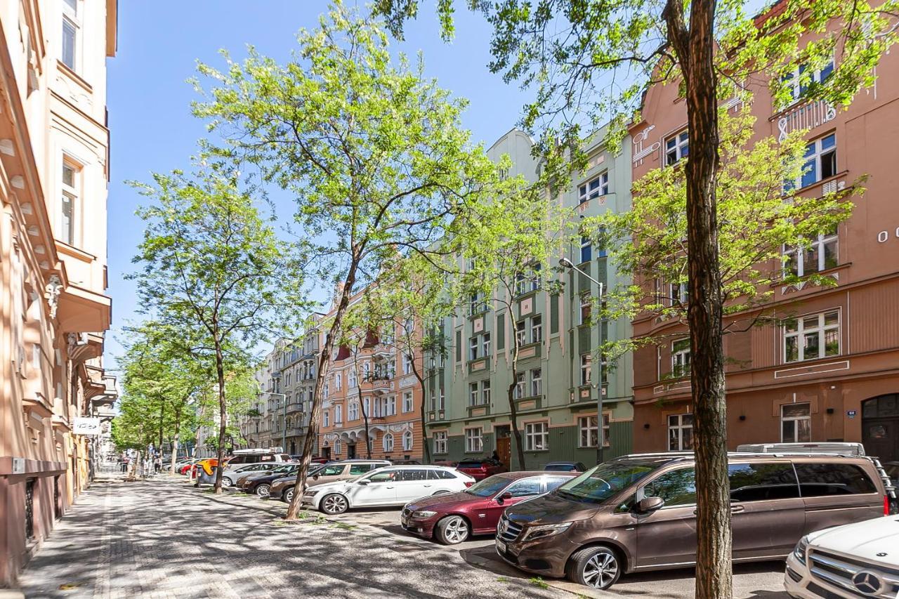 Apartment Alfons Mucha Flat / Quiet Street / National Museum Prag