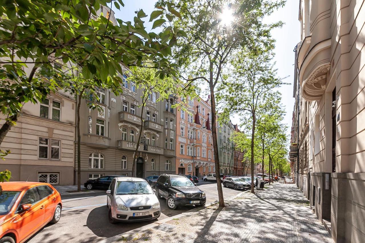 Alfons Mucha Flat / Quiet Street / National Museum Apartment Prag