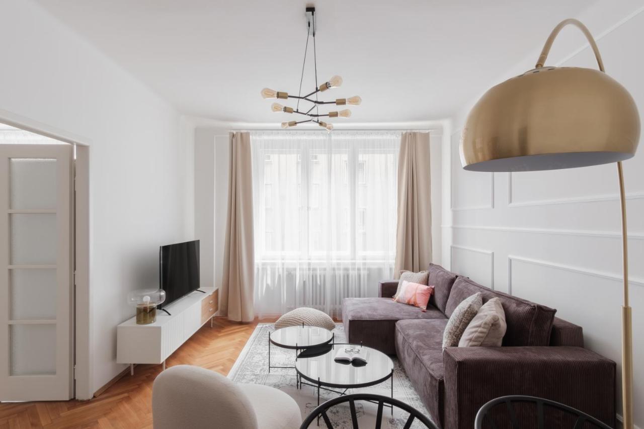 Days - Glamorous W Balcony Near Vltava River *