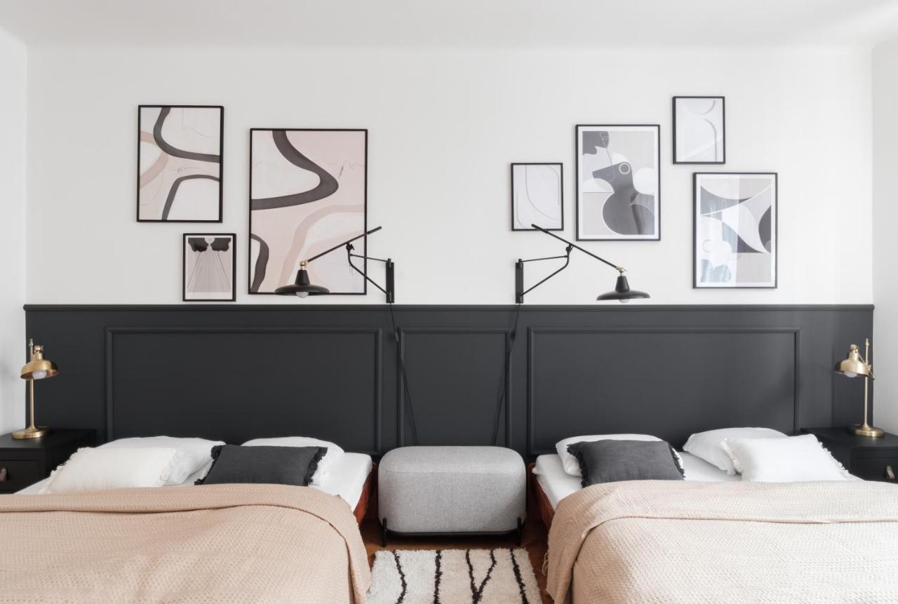 Days - Glamorous W Balcony Near Vltava River