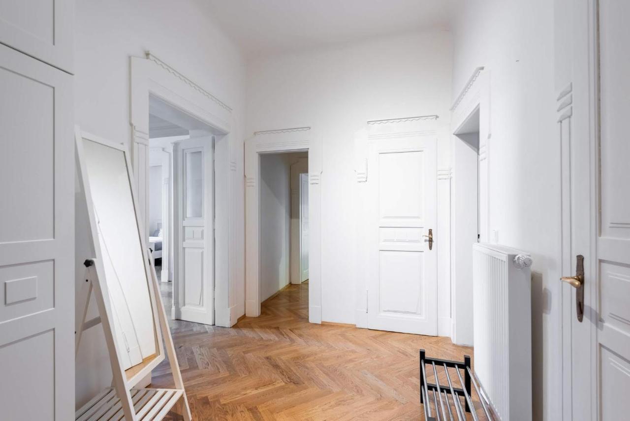 Lägenhet Grand Deluxe Vip Prag