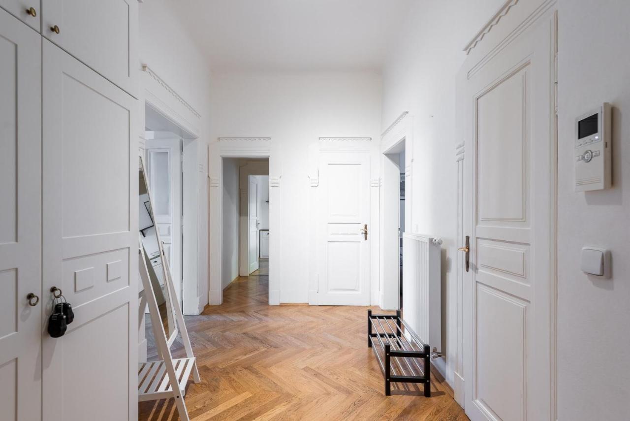 Grand Deluxe Vip Apartment