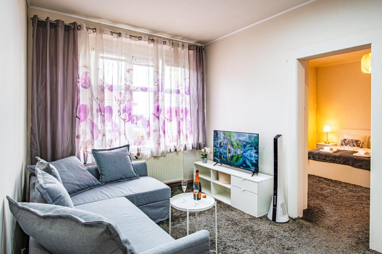 Sunset Apartment *