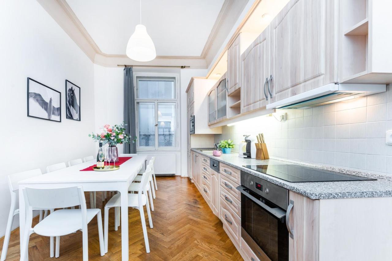 Grand Deluxe Vip Apartment