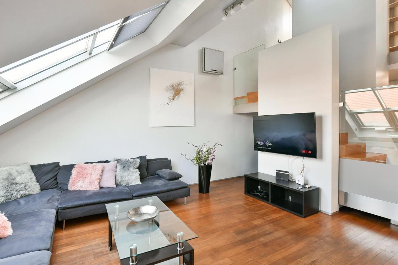 Lägenhet Luxury Duplex With Terrace Prag