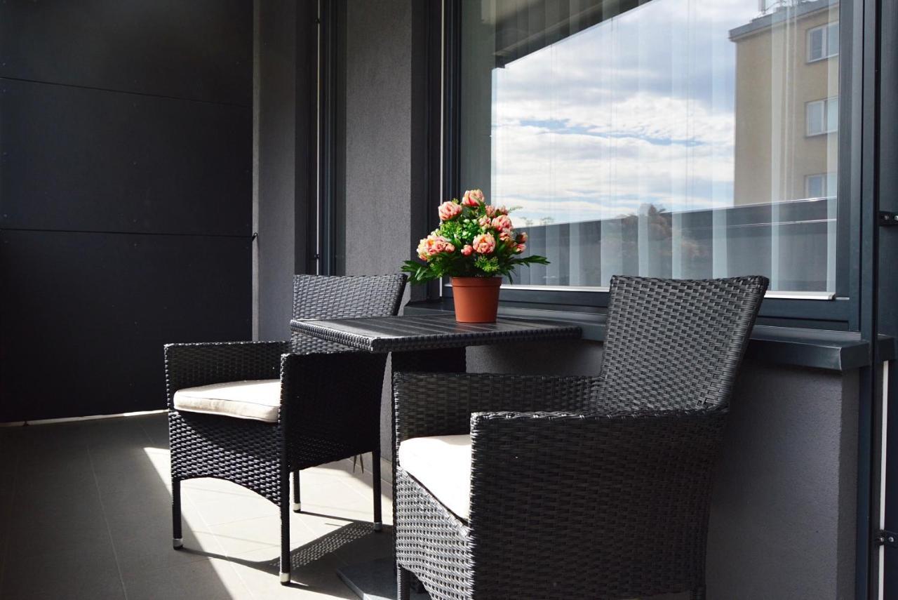 Apartment With Free Parking In Prague