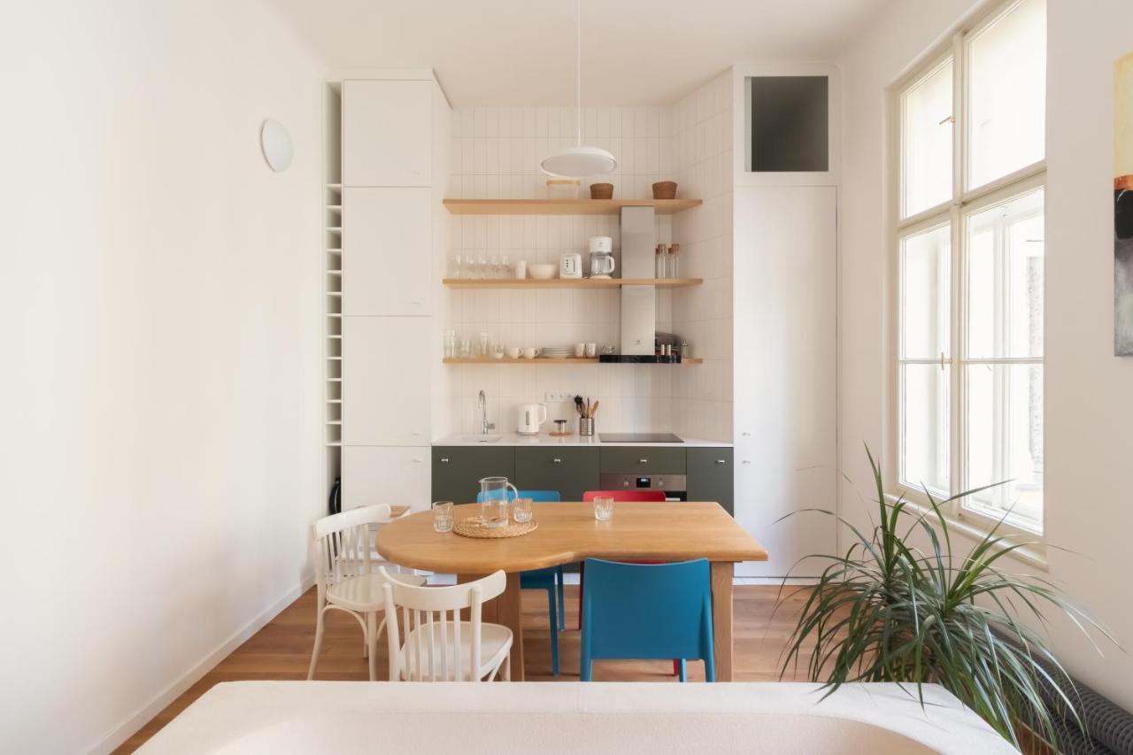 Days - Spacious Designer In Center - Powder Tower