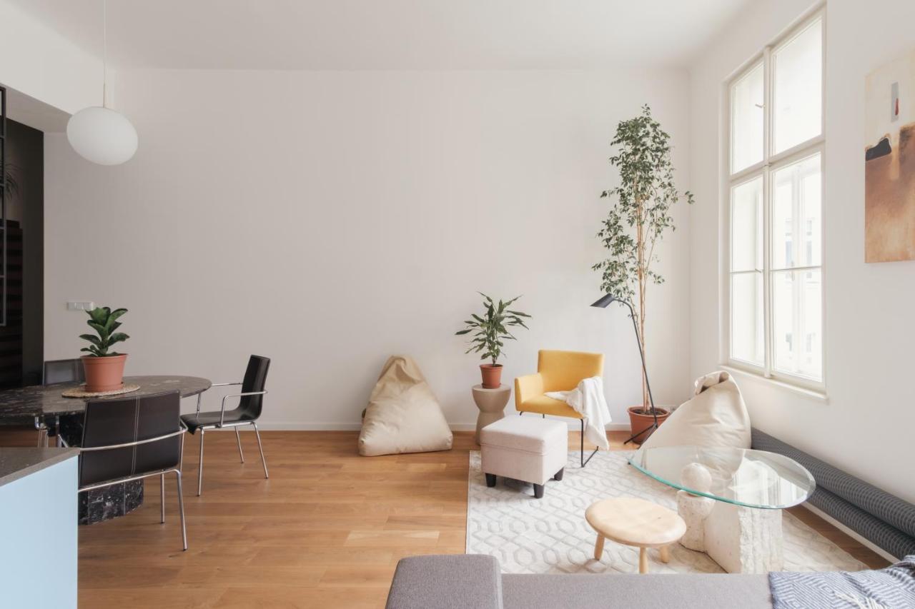 Days - Spacious Designer In Center - Powder Tower