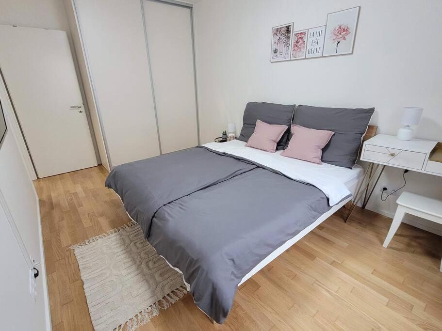 Newly Built With Balcony, Ac And Free Indoor Garage Lägenhet *