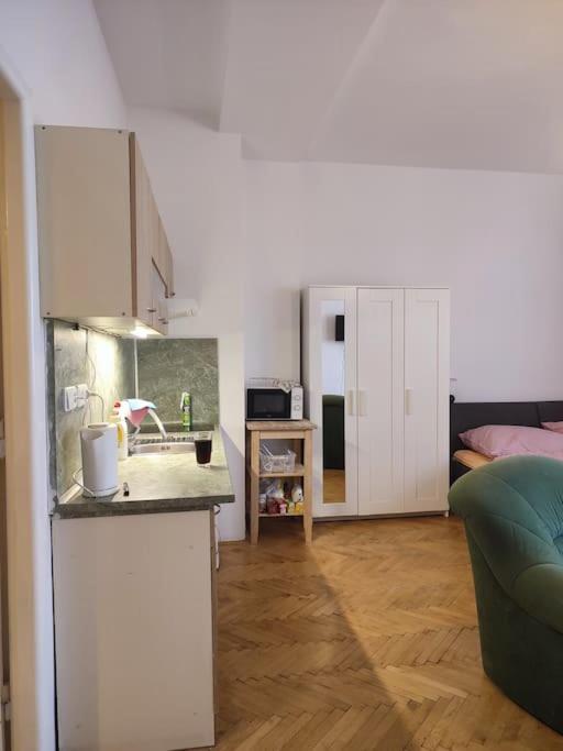 Cosy Warm In The Heart Of Prague.