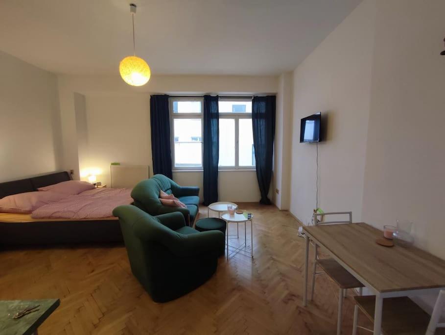 Cosy Warm In The Heart Of Prague. *