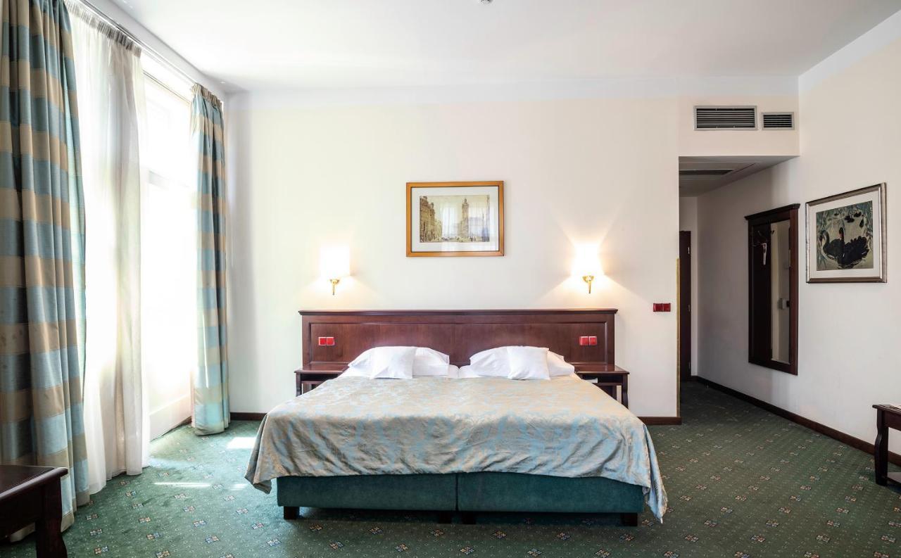 Ea Downtown 4* Prag