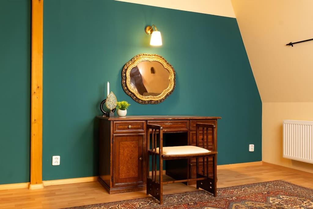 Chateau Charme - Centre Apartment