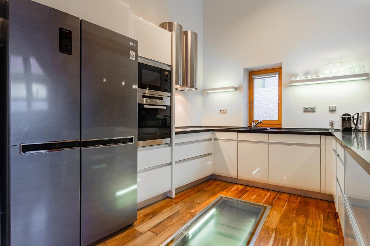 Days - Spacious 117m2 Attic Retreat W Ac - Near Old Town Sq Prag
