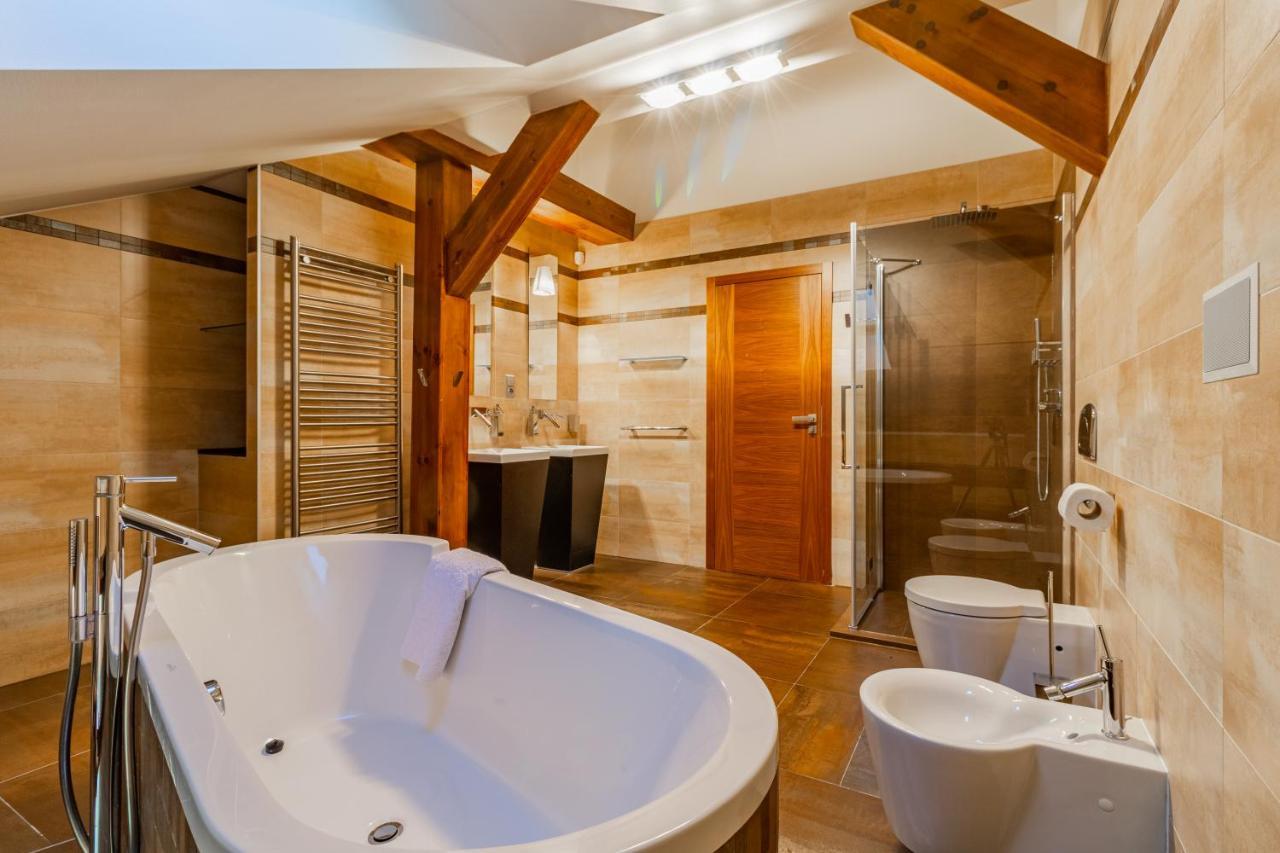 Lägenhet Days - Spacious 117m2 Attic Retreat W Ac - Near Old Town Sq Prag