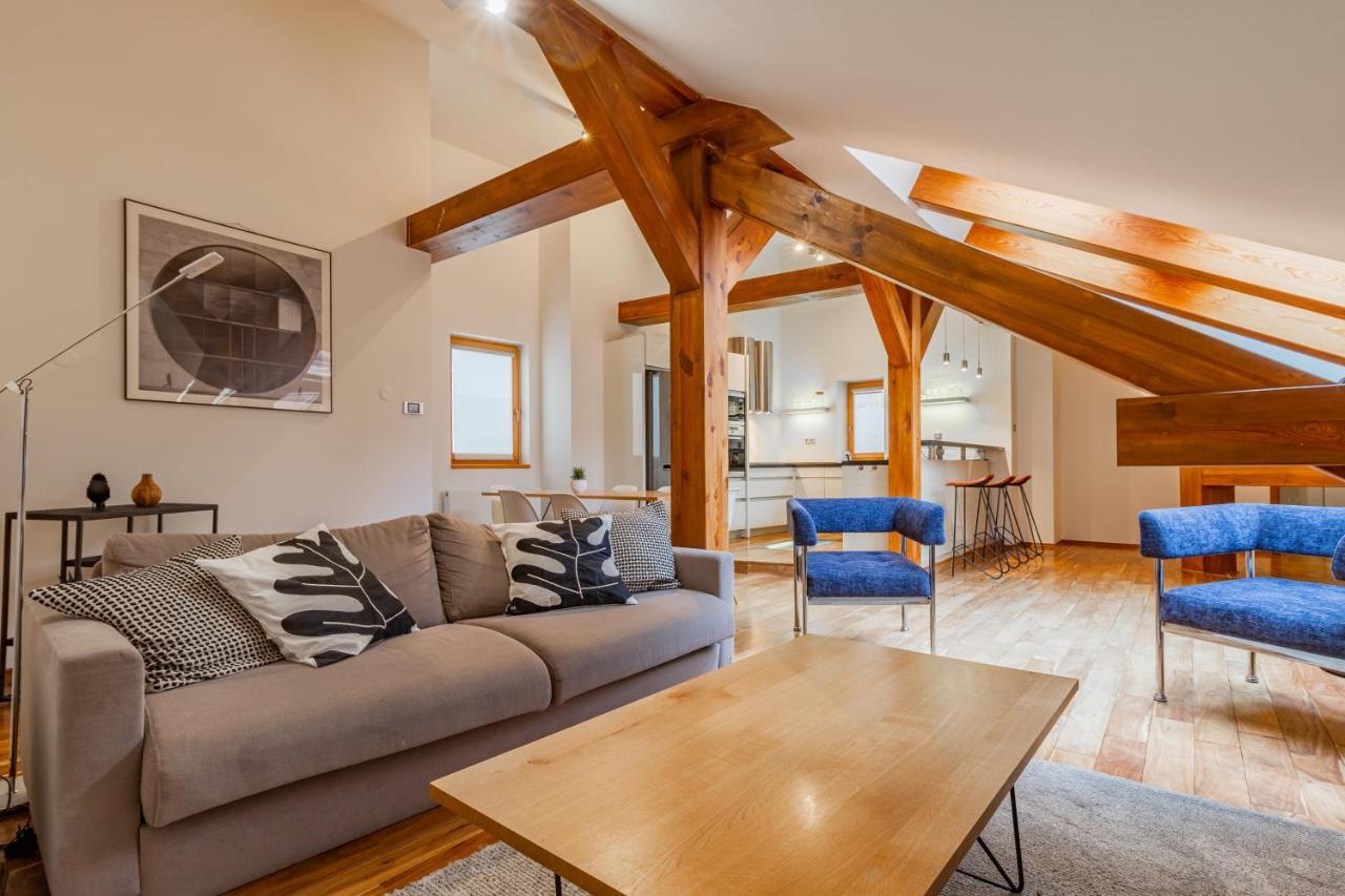 Days - Spacious 117m2 Attic Retreat W Ac - Near Old Town Sq * Prag