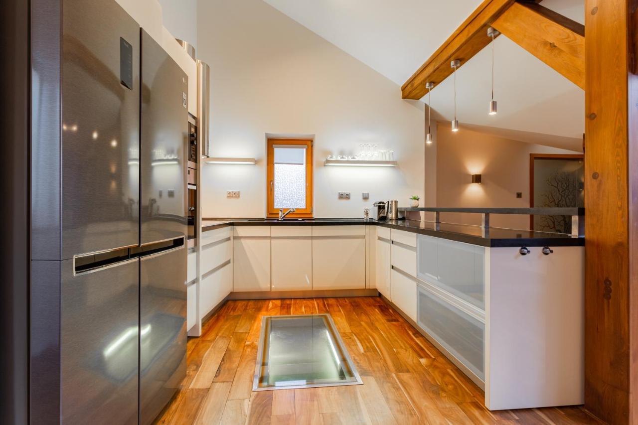 Lägenhet Days - Spacious 117m2 Attic Retreat W Ac - Near Old Town Sq *