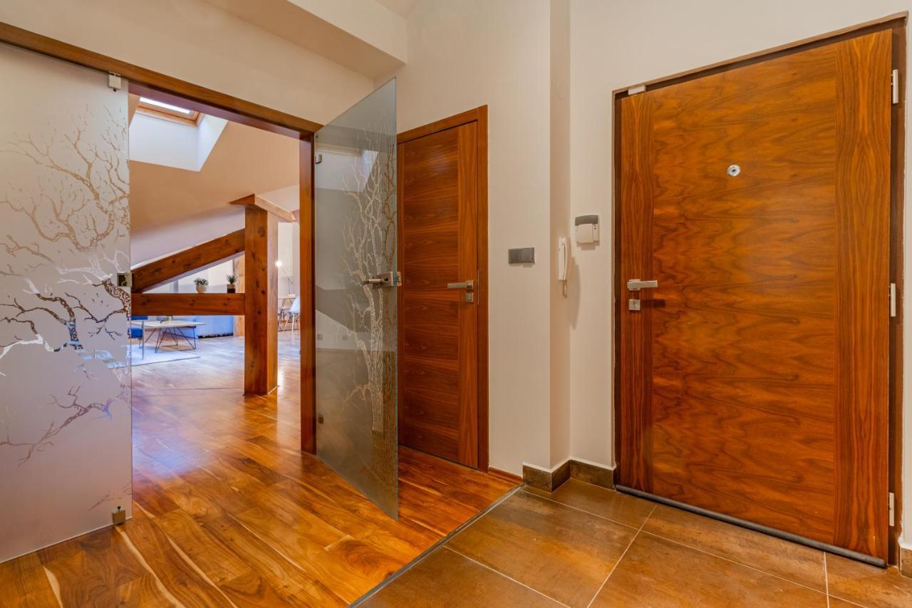 Days - Spacious 117m2 Attic Retreat W Ac - Near Old Town Sq Lägenhet Prag