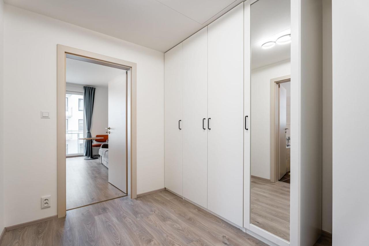 Auriapartments Liben Novy 1kk S Garazi Prag