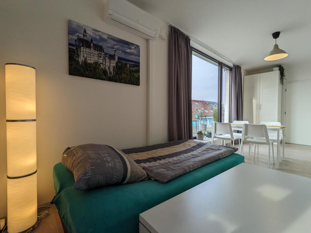 Cozy With Big Terrace In - Karlin Apartment Prag