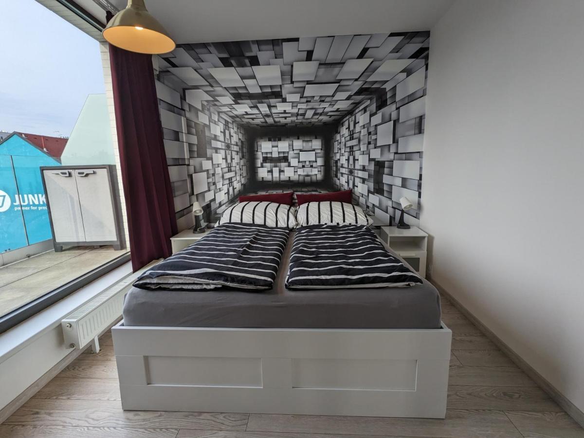 Apartment Cozy With Big Terrace In - Karlin
