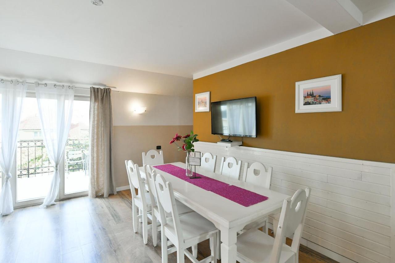 Lägenhet Central 3Bdr Penthouse With Terrace&Ac Prag