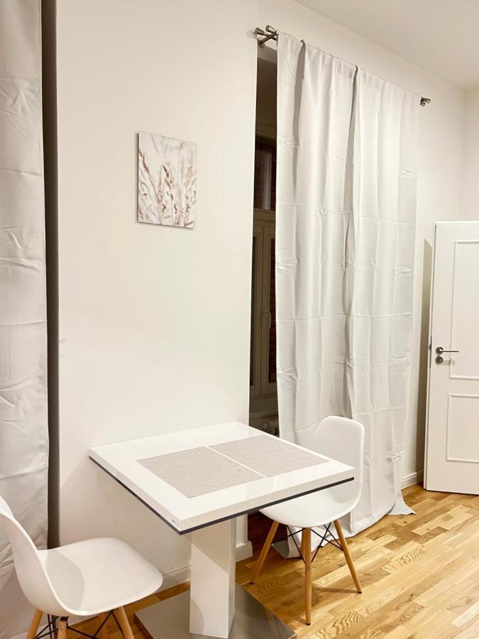 New Chain Florenc Apartment *