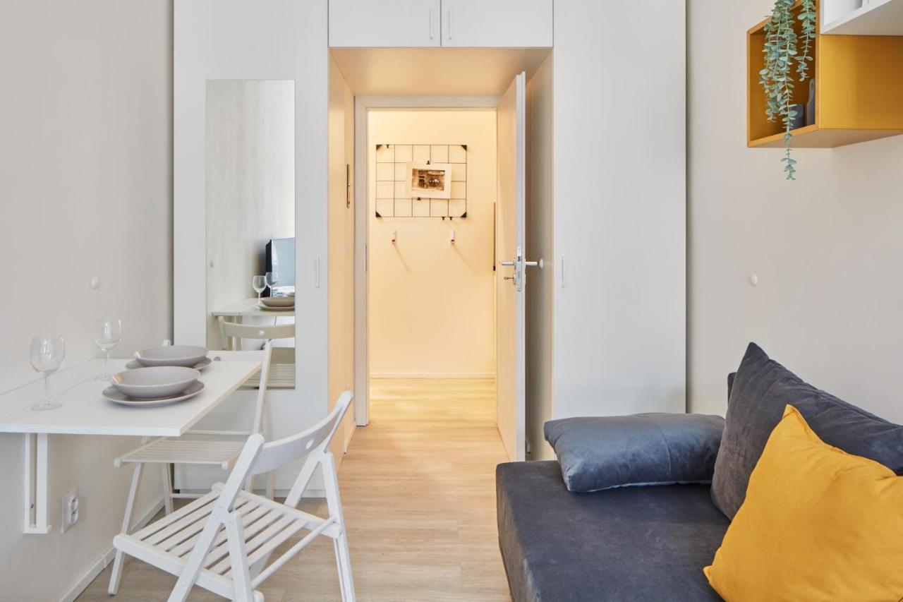 Apartment Days - Stylish - Trendy Neighborhood